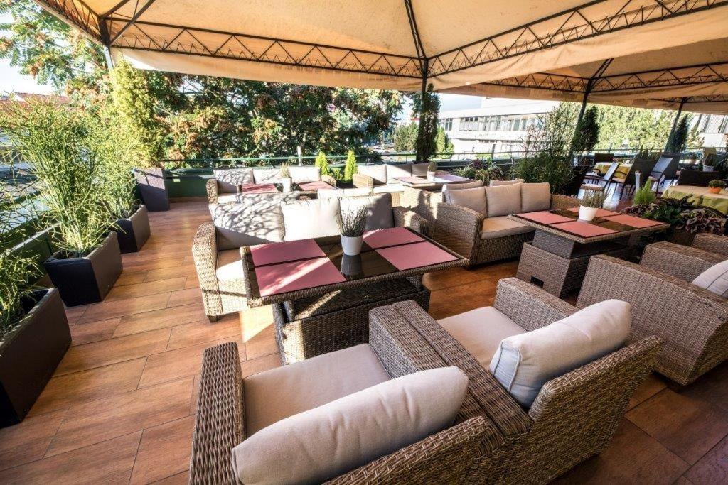 Hotel Zlaty Byk Rimavska Sobota Ngoại thất bức ảnh